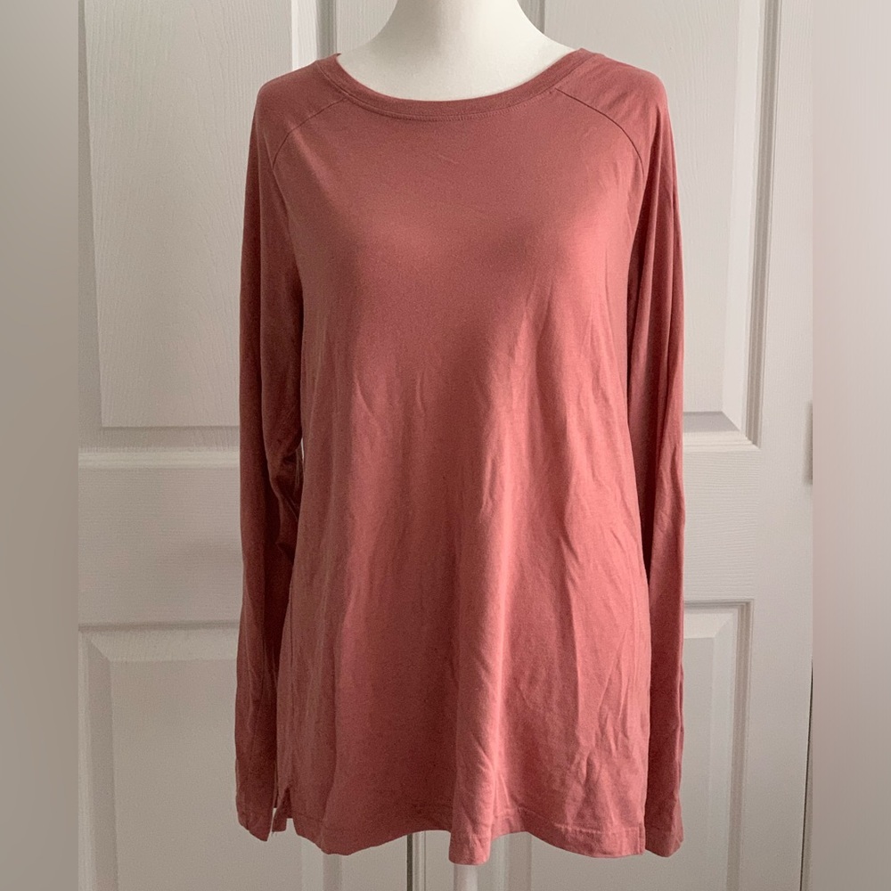 ALO Yoga Long Sleeve Tee in Dusty Rose